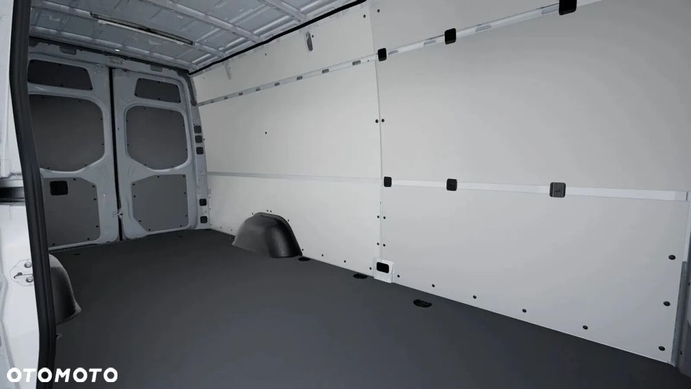 Mercedes-Benz eSprinter 320 furgon długi PRO - 9