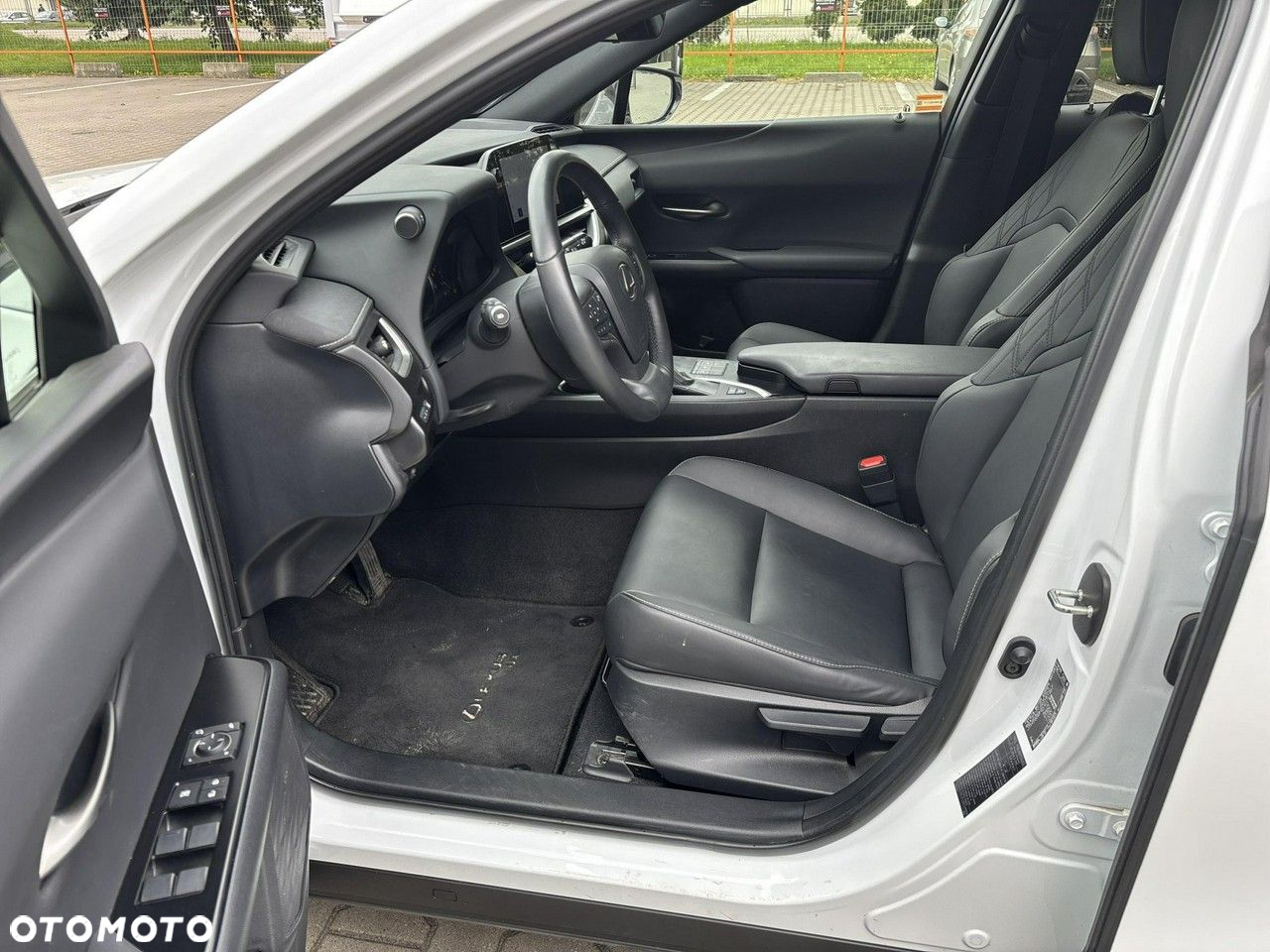 Lexus UX - 11