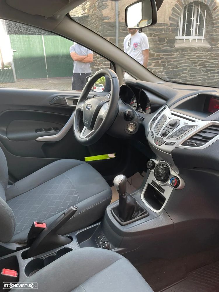 Ford Fiesta 1.25 Ambiente - 1