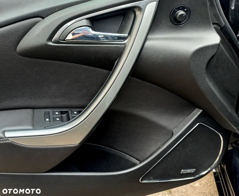 Opel Astra 2.0 CDTI Exklusiv - 10