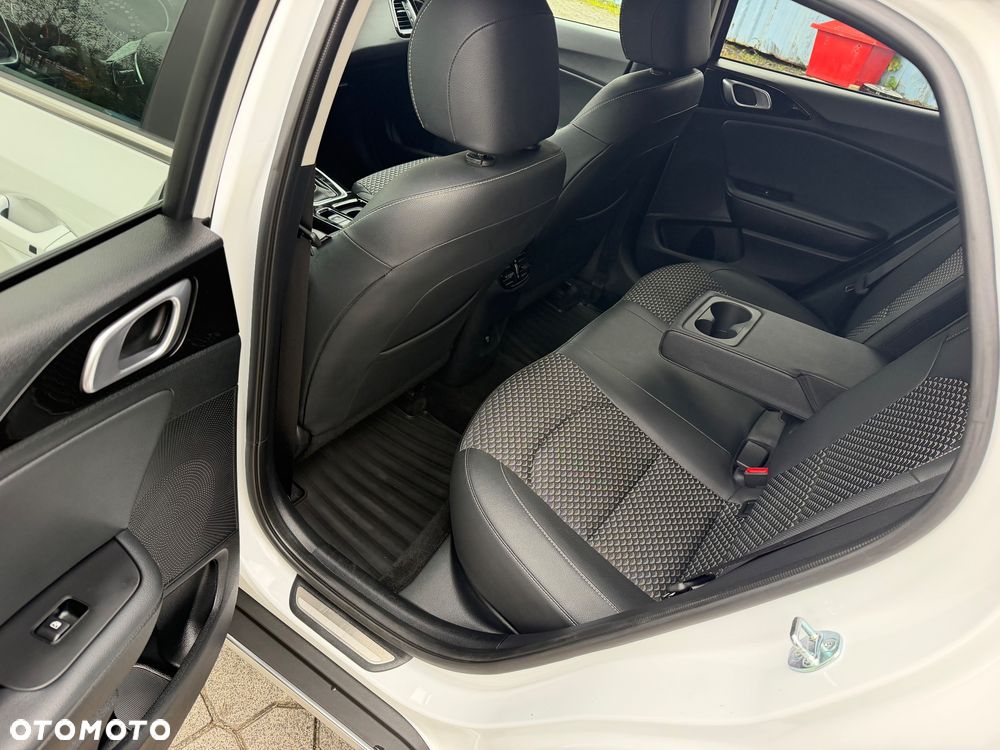 Kia XCeed - 16