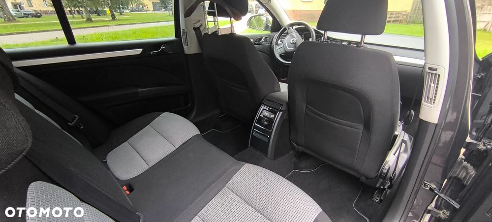 Skoda Superb 2.0 TDI Active - 6