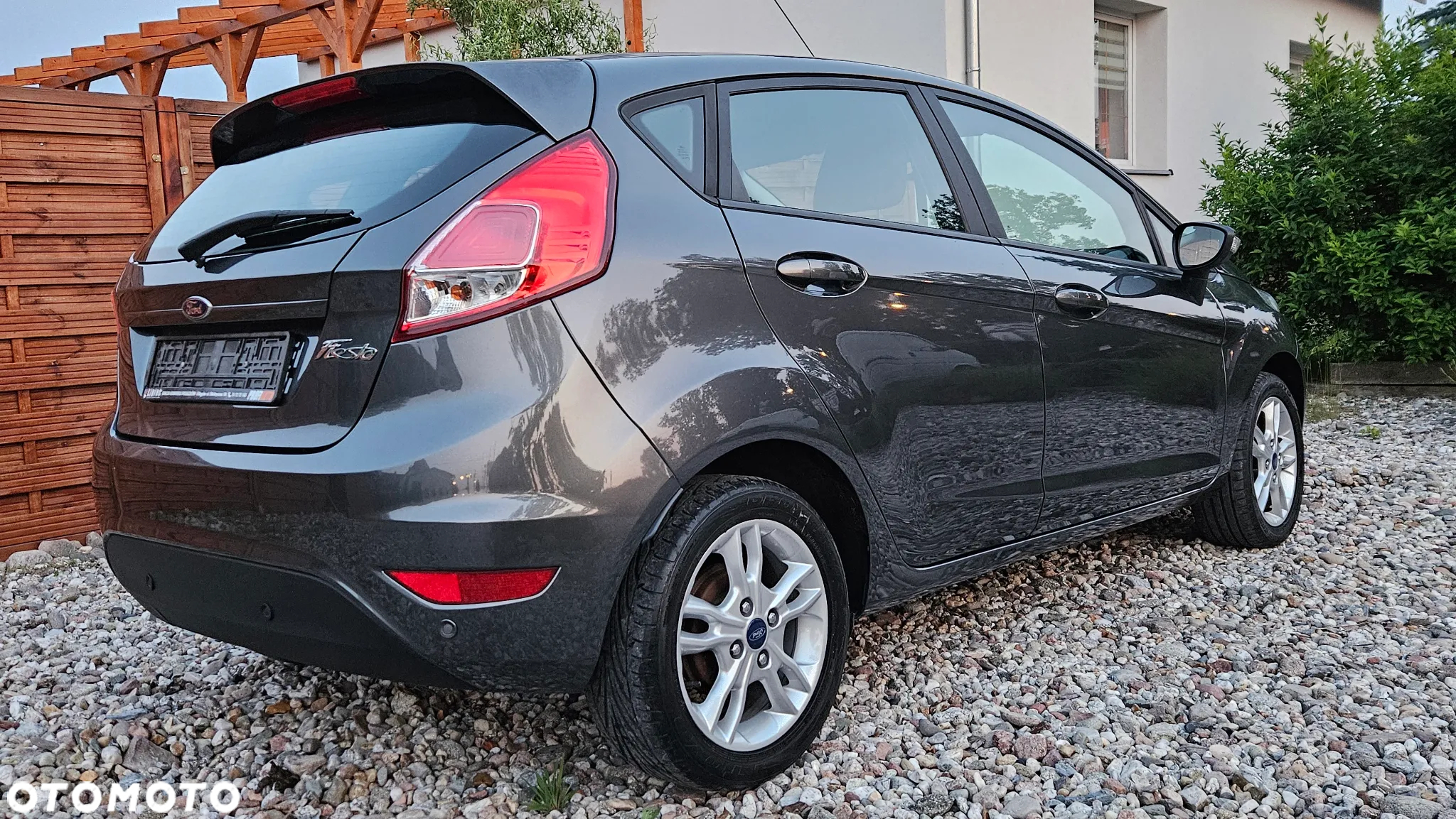 Ford Fiesta 1.0 Champions Edition - 13