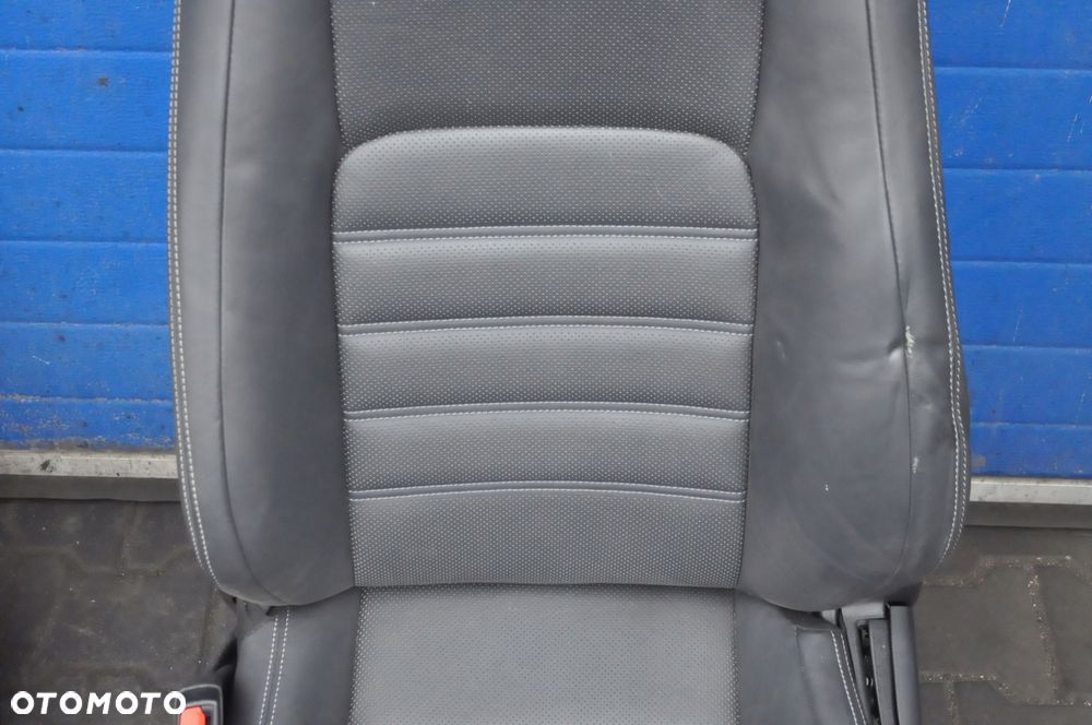 LEXUS IS III PRZEKŁADKA WNĘTRZA FOTELE SKÓRA - 11
