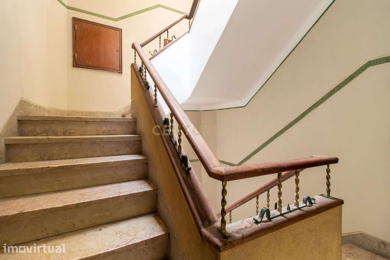Prédio Totalmente Arrendado | Excelente Oportunidade de Investimento | - Grande imagem: 4/17