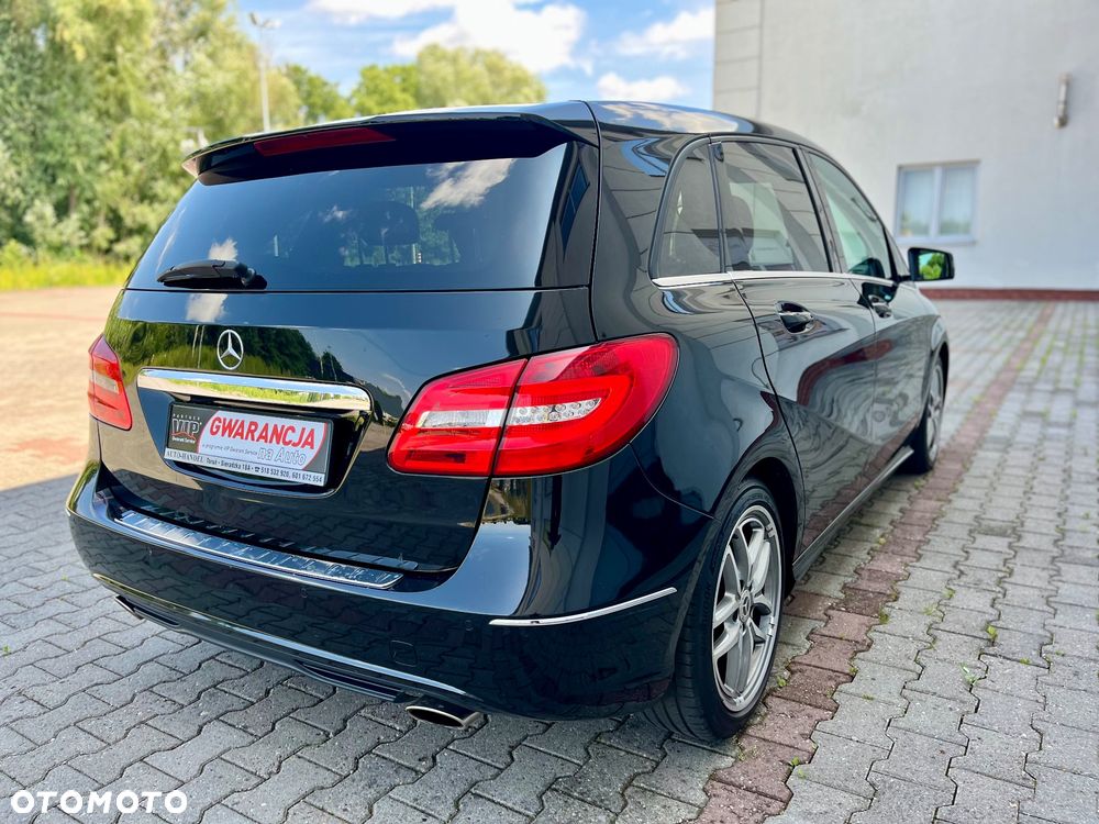 Mercedes-Benz Klasa B 180 Edition - 12