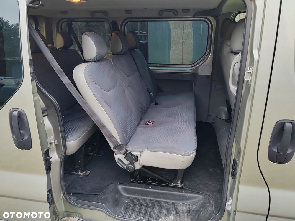 Renault Trafic Passenger L1H1 Expression - 13