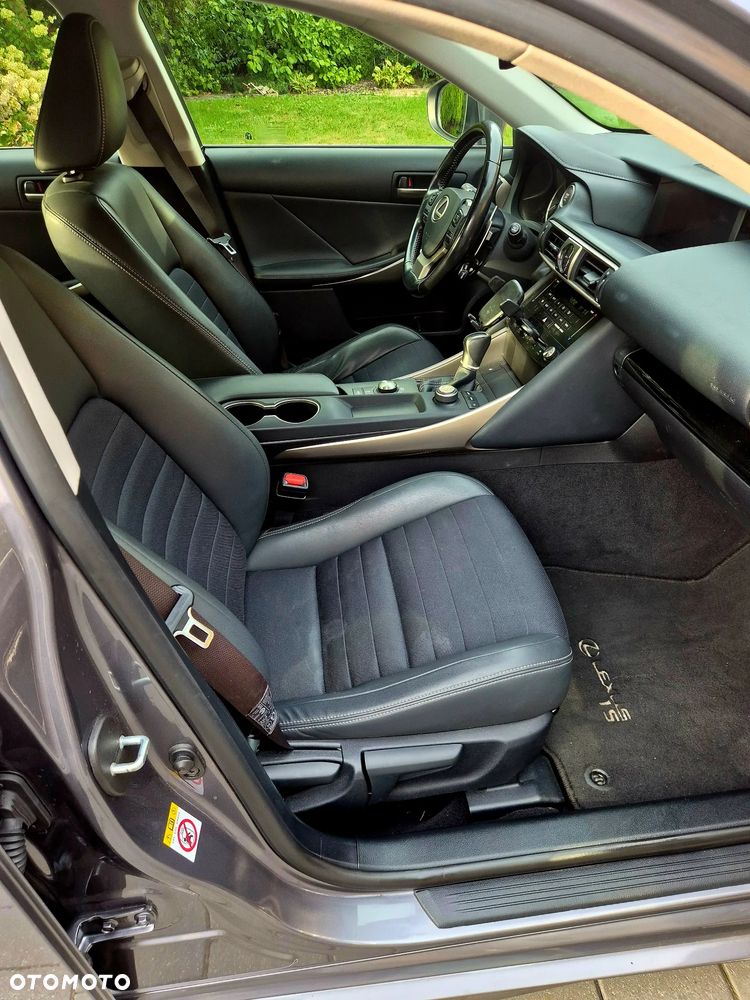 Lexus IS 200t Comfort - 6