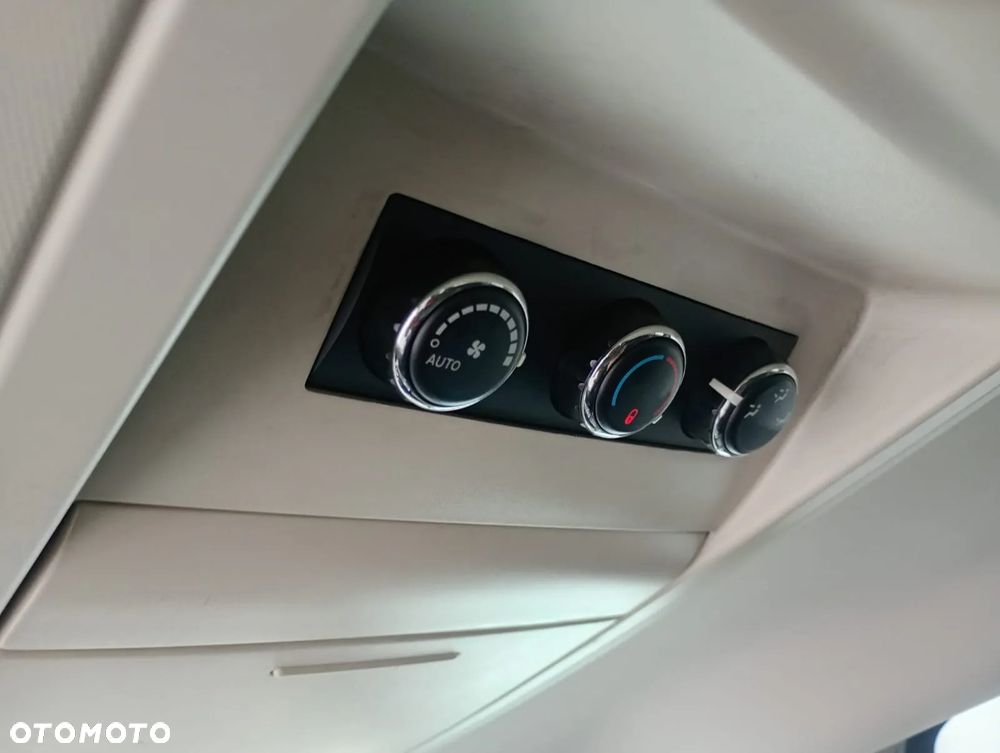Chrysler Grand Voyager 2.8 CRD Automatik Touring - 14