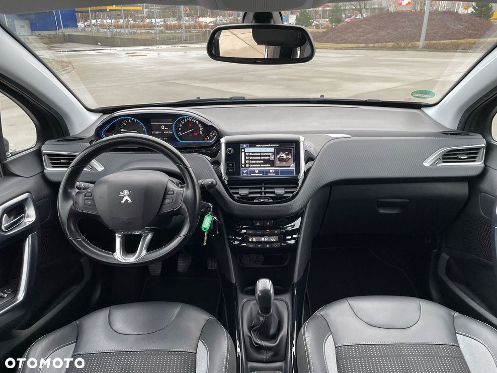 Peugeot 2008 1.2 Pure Tech Allure S&S - 14