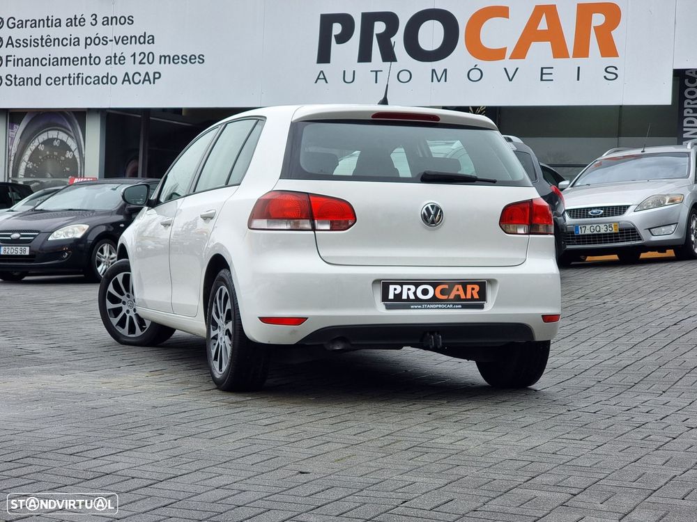 VW Golf 1.6 TDi Confortline DSG - 29