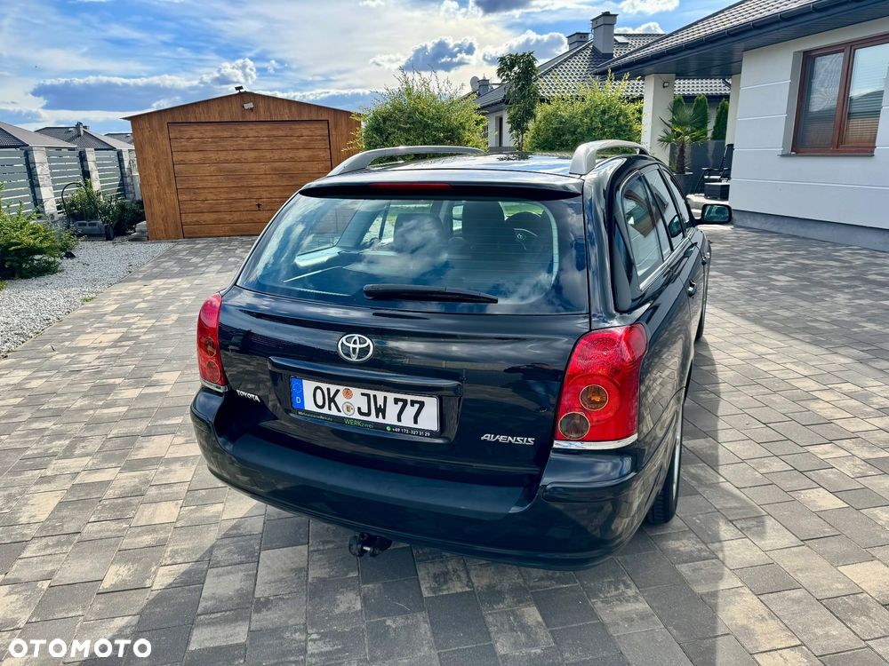 Toyota Avensis - 25