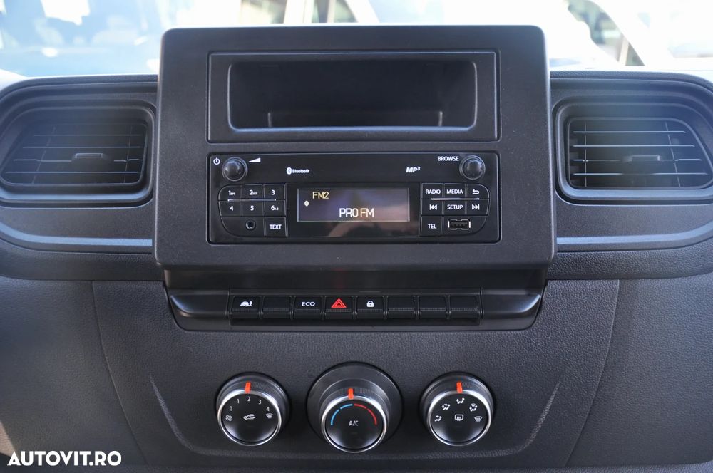 Renault Master L4H3 Van - 16