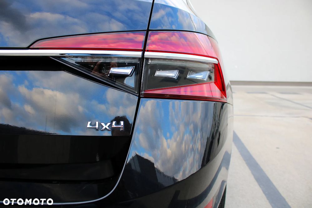Skoda Superb 2.0 TDI 4x4 Style DSG - 18