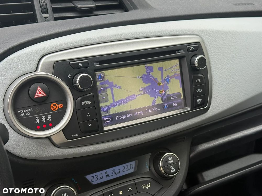 Toyota Yaris Hybrid 100 Premium - 15