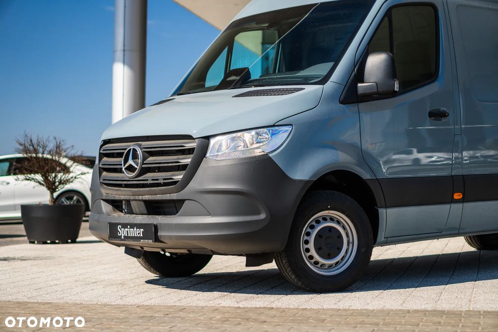Mercedes-Benz Sprinter - 2