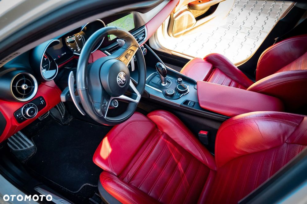 Alfa Romeo Giulia 2.0 Turbo 16V AT8 Veloce - 21