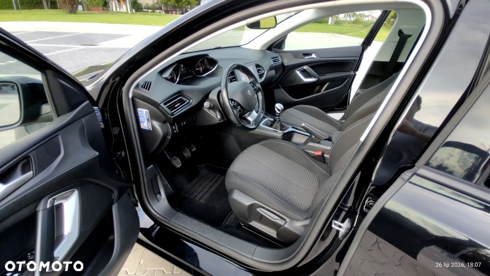 Peugeot 308 1.2 PureTech Allure S&S - 13