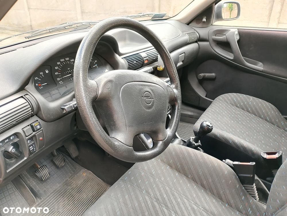 Opel Astra 1.4 Start - 10