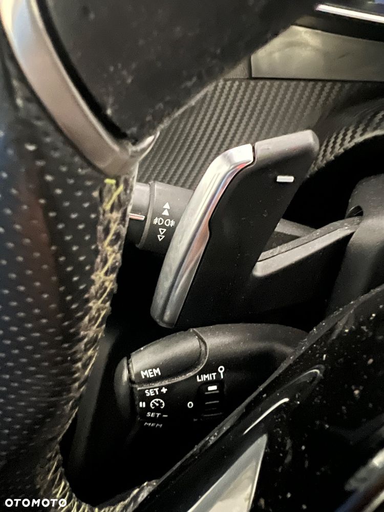 Peugeot 2008 PureTech 130 EAT8 GT - 24
