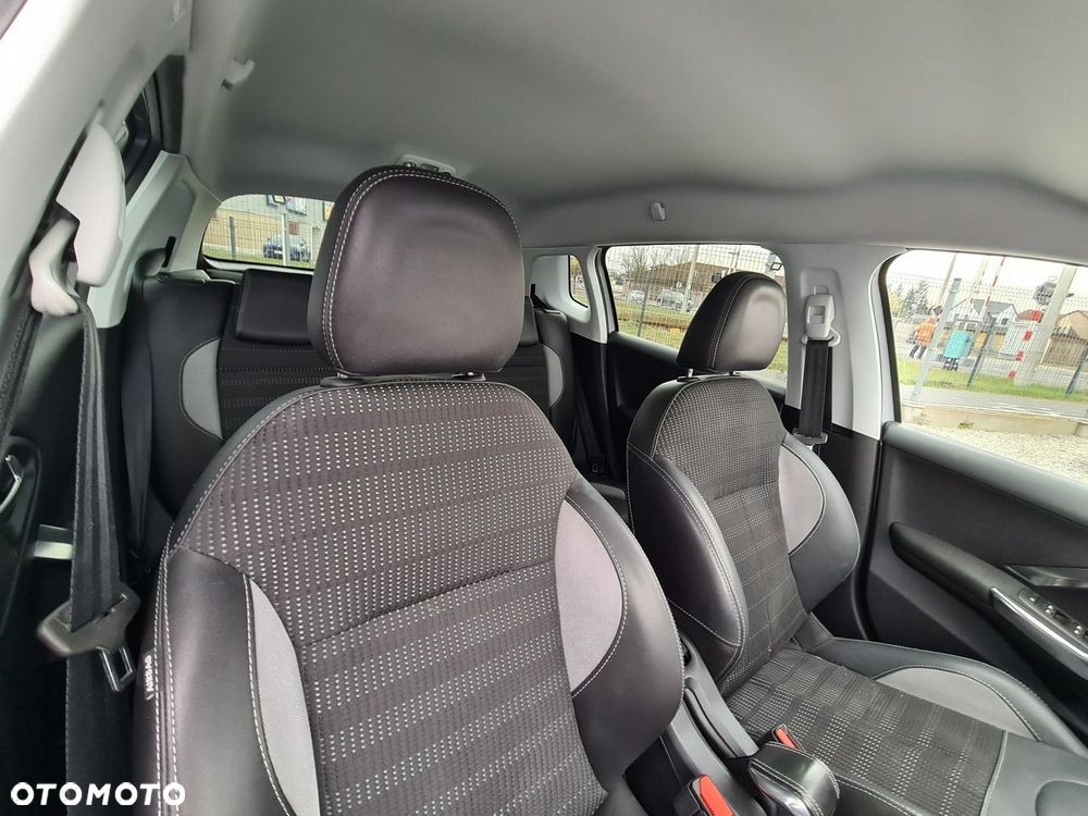 Peugeot 2008 1.2 Pure Tech GPF Allure S&S - 27
