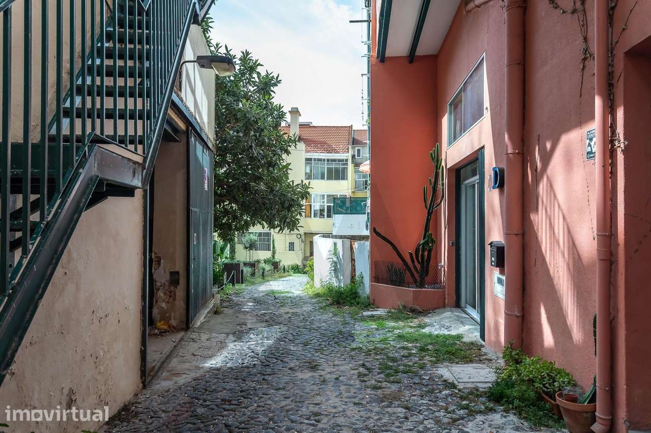 Armazém c/ projecto aprovado p/ reabilitar para Moradia, R. Ilha do Pr - Grande imagem: 2/29