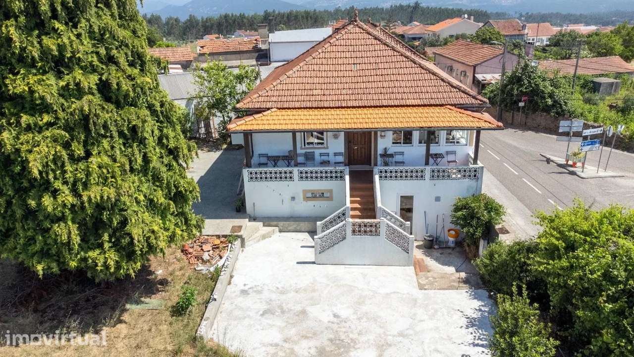 Bonita Moradia de Carácter com 2.730m² de Terreno no Centro de Portuga - Grande imagem: 3/32