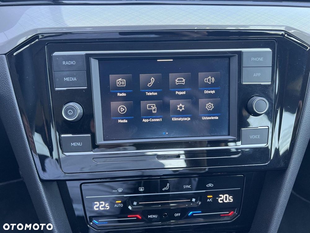 Volkswagen Passat - 13