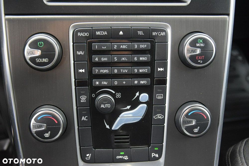 Volvo V60 D4 Momentum - 38