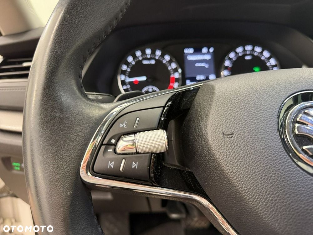 Skoda Octavia 2.0 TDI Ambition DSG - 24