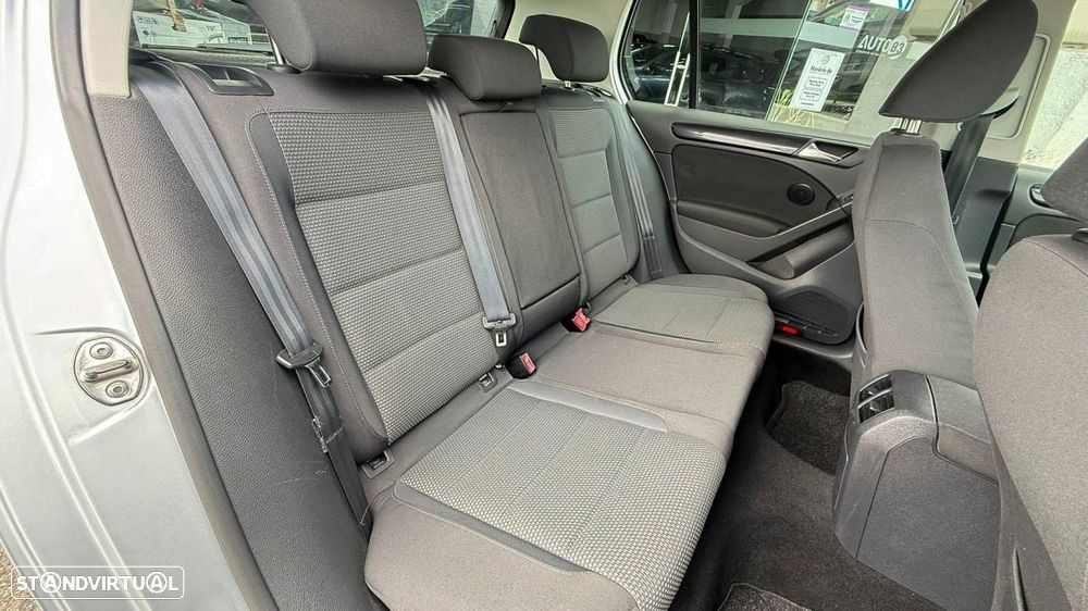 VW Golf 1.6 TDi Confortline - 6