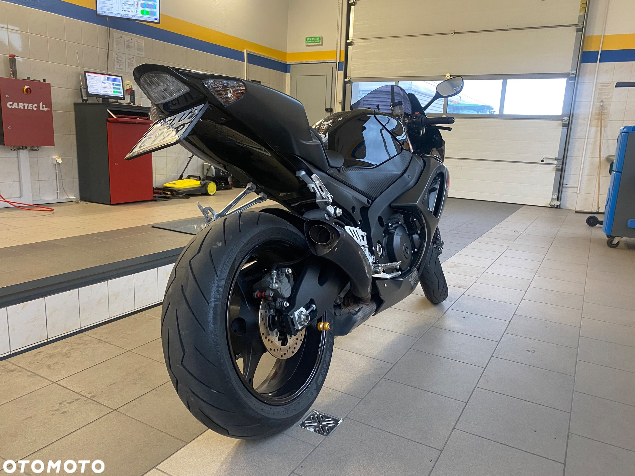 Suzuki GSX-R - 4