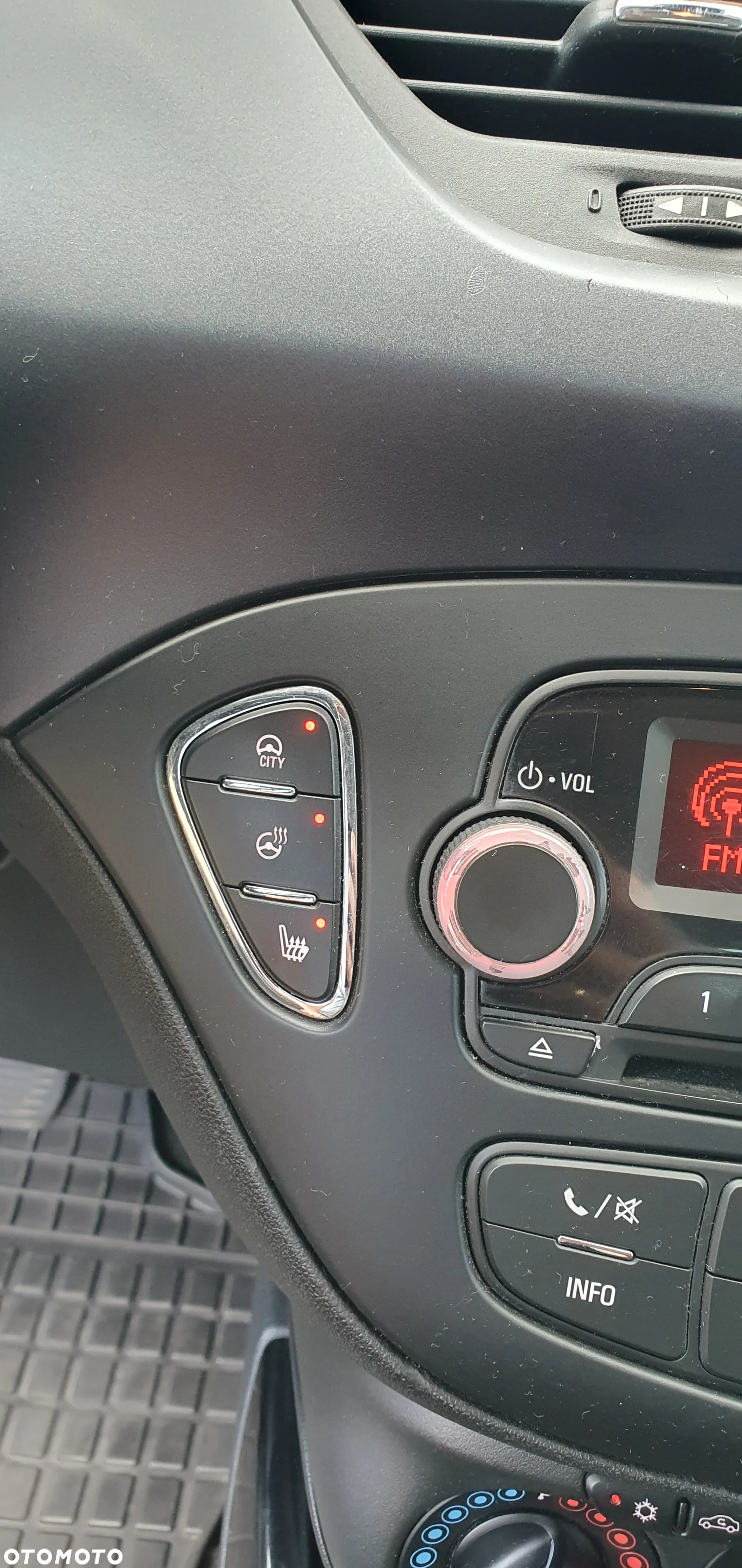 Opel Corsa 1.4 Cosmo - 12