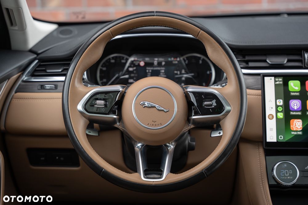 Jaguar F-Pace D200 AWD R-Dynamic SE - 27