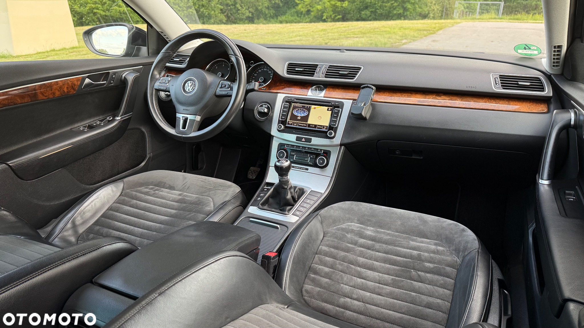 Volkswagen Passat 2.0 TDI DPF Highline - 17