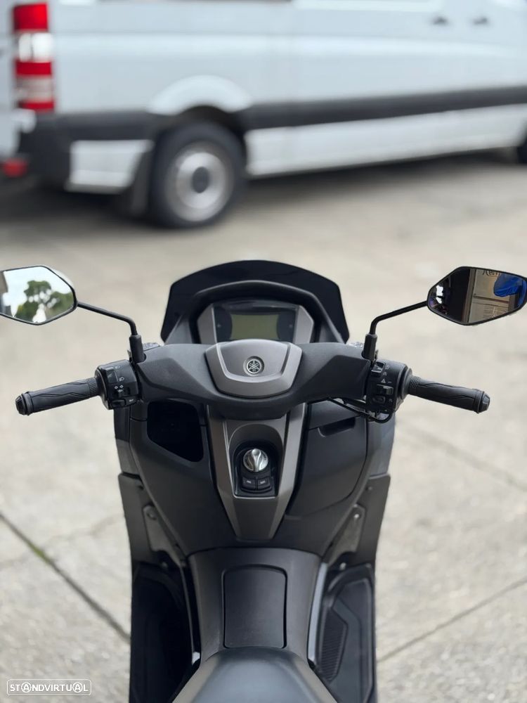 Yamaha NMAX - 9