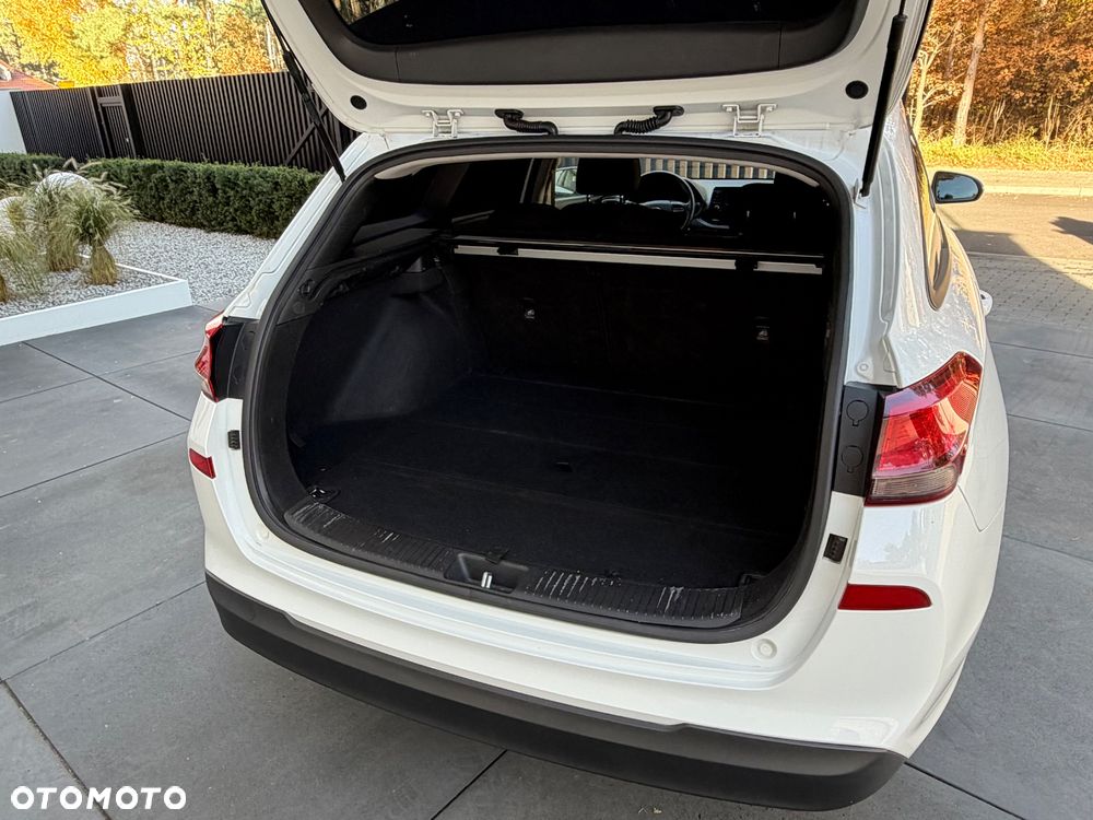 Hyundai i30 1.6 D Classic + - 14