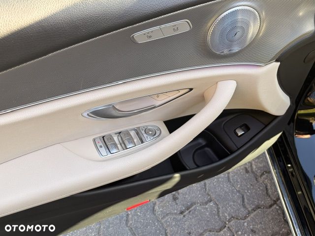 Mercedes-Benz Klasa E 220 d 4-Matic 9G-TRONIC - 8