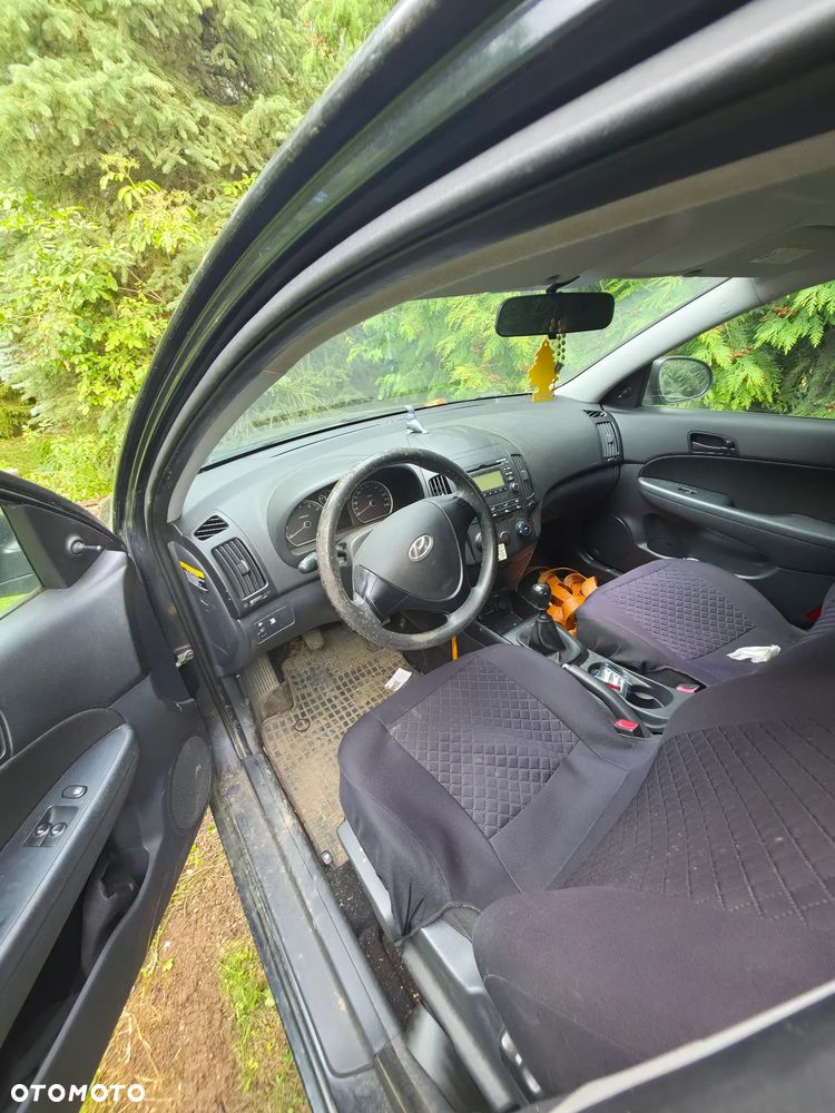 Hyundai i30 1.4 Base + - 3