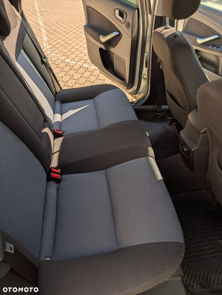 Ford Mondeo 2.0 TDCi Ghia - 17