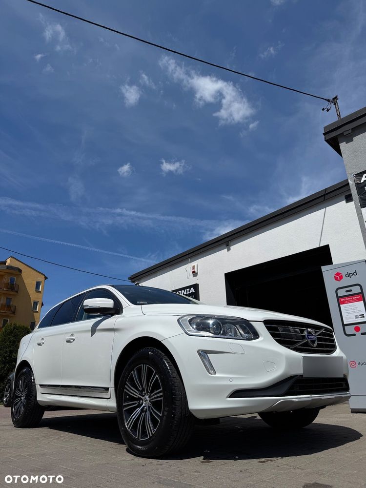 Volvo XC 60 D4 AWD R-Design Kinetic - 4