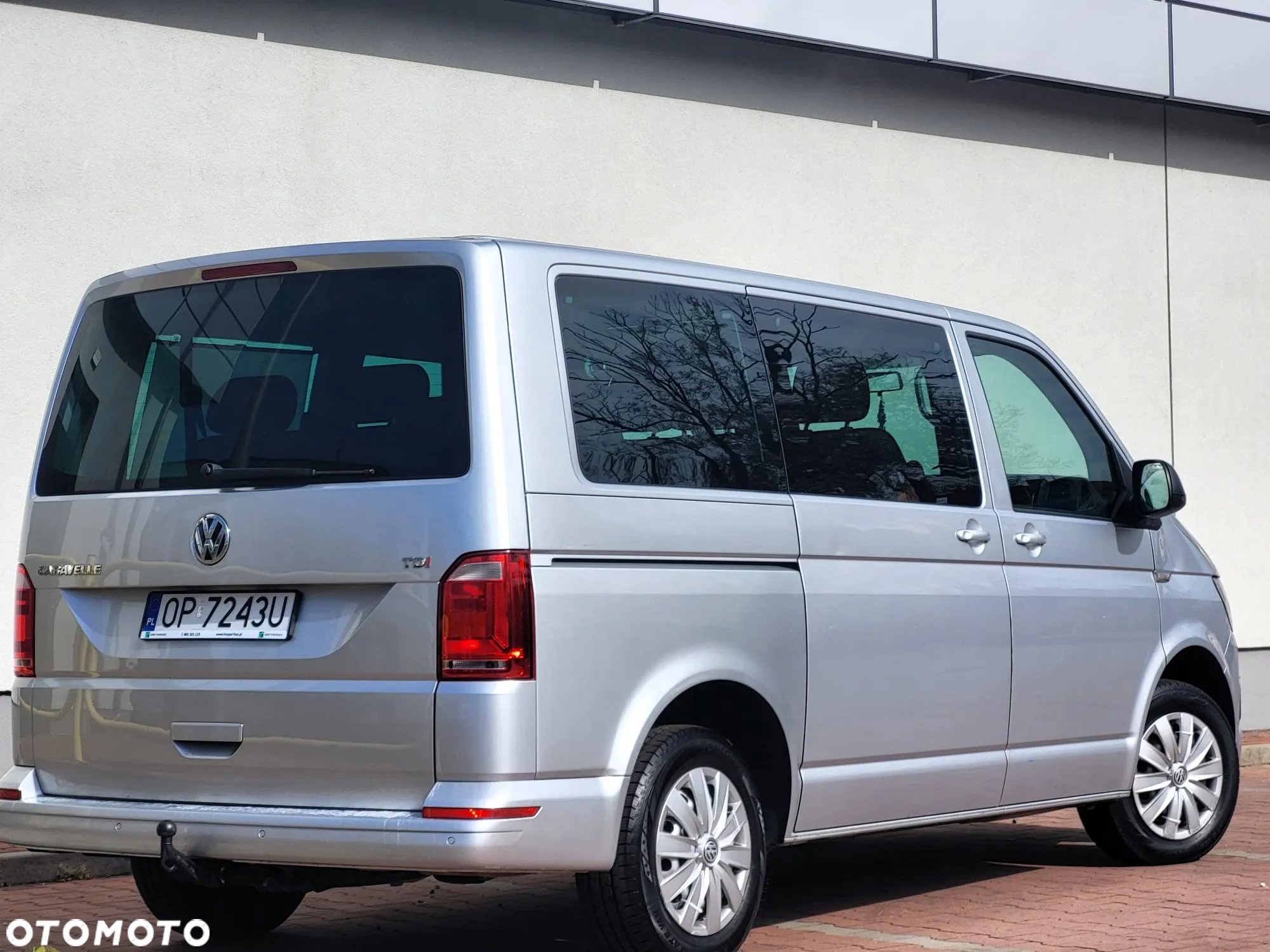 Volkswagen Caravelle 2.0 TDI L1 Comfortline DSG - 4