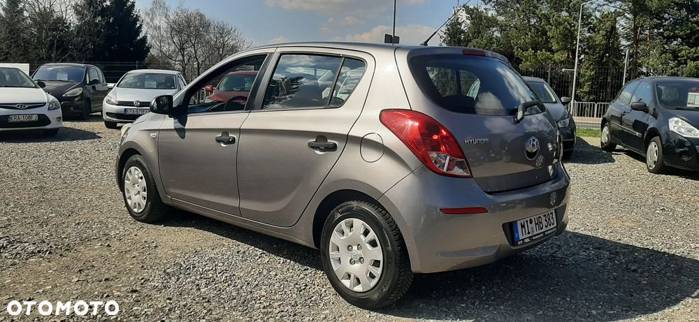 Hyundai i20 - 16