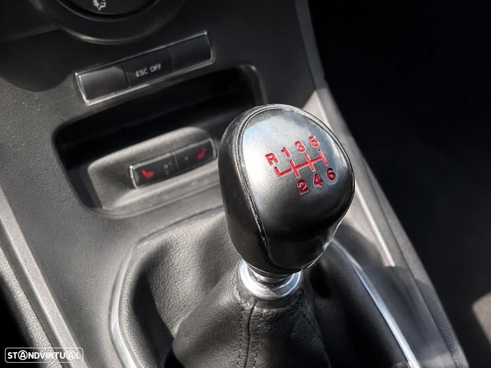 Ford Fiesta 1.6 EcoBoost c/ Pack Pele Desportiva ST - 10