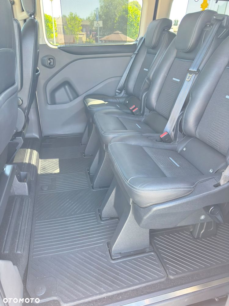 Ford Tourneo Custom - 18