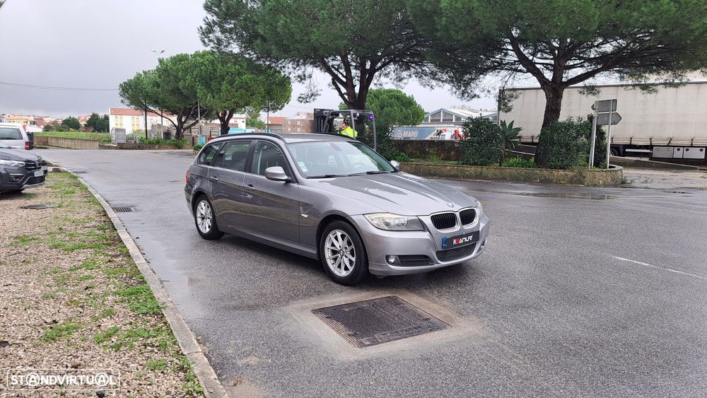 BMW 320 d Touring LifeStyle Auto - 3