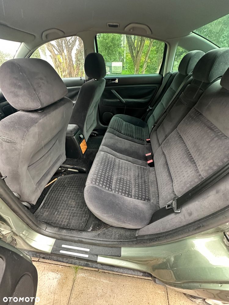 Volkswagen Passat 1.6 Comfortline - 14
