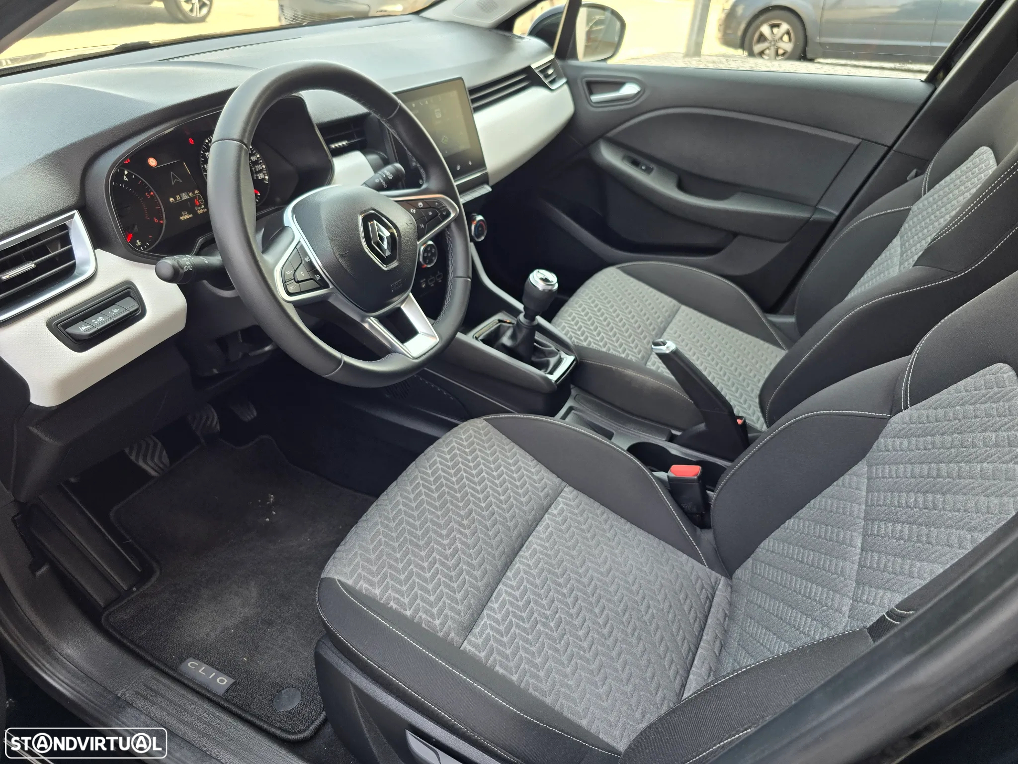 Renault Clio 1.5 Blue dCi Evolution - 9