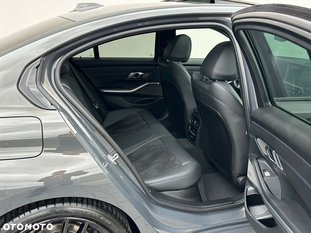 BMW Seria 3 320d xDrive M Sport - 25
