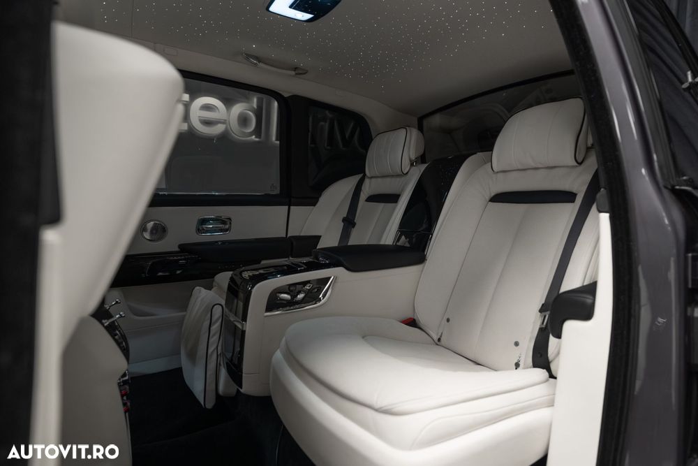 Rolls-Royce Cullinan Standard - 25